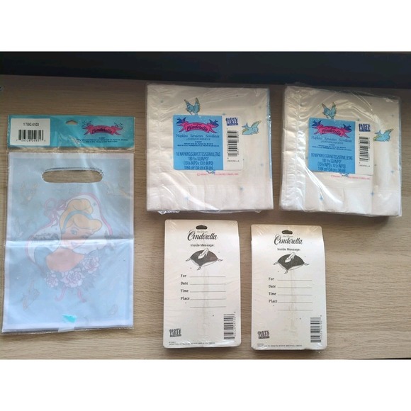 Lot of USA-Made Vintage Disney Cinderella Party Express Napkins Cards Treat Bags - Picture 8 of 9